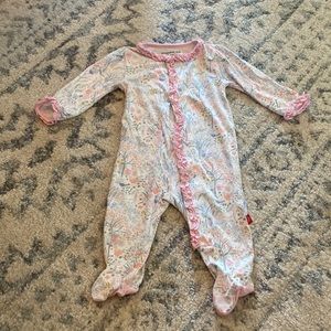 Magnetic Me 0-3 (8-12lb) month ruffle sleeper.